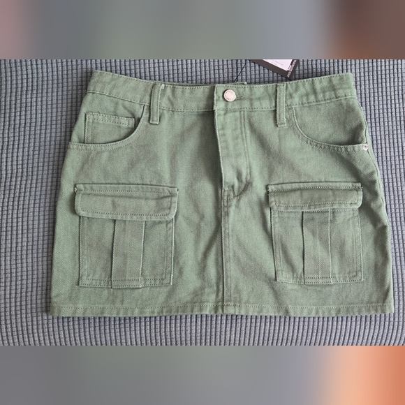 2 Mini Skirts - Picture 5 of 7